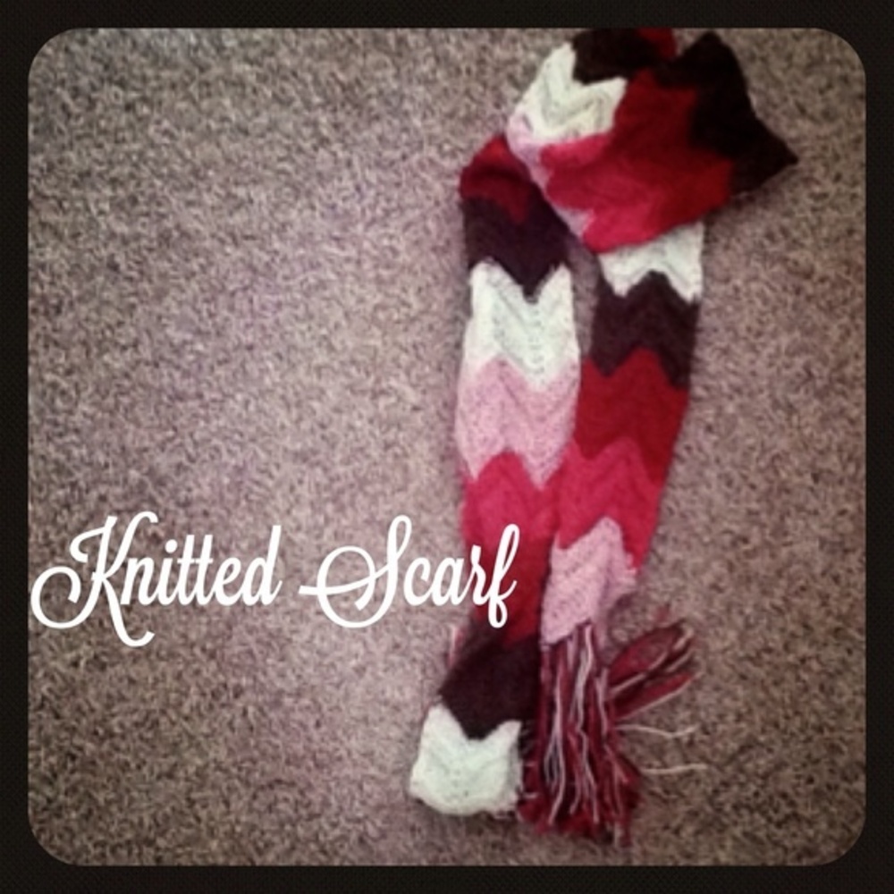 Beautiful like new knitted scarf